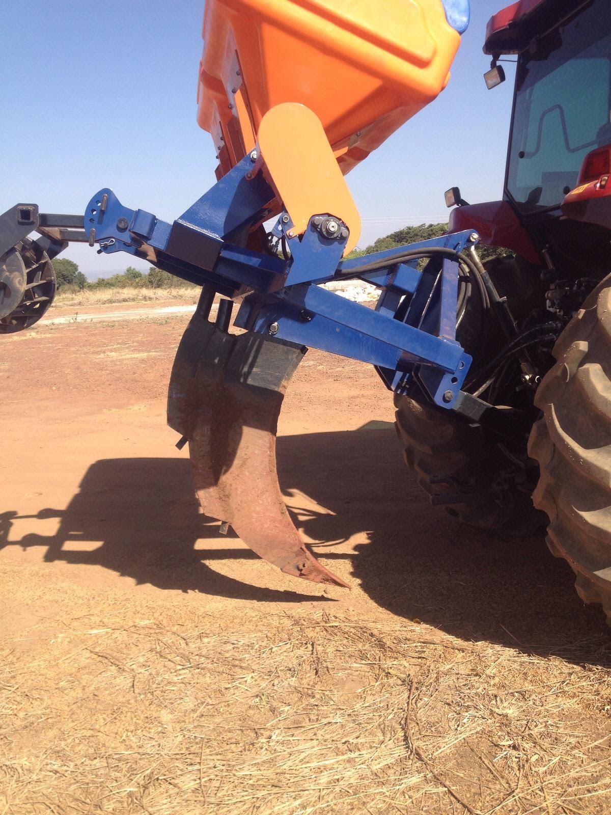 Máquina subsoladora.